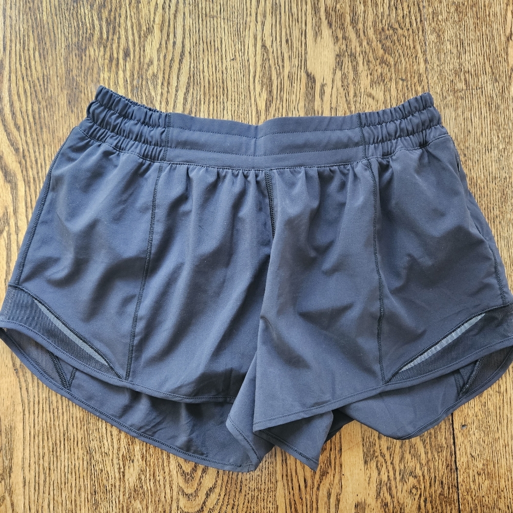 Lululemon Hotty Hot Short II. Tall sz 8. - Picture 3 of 11